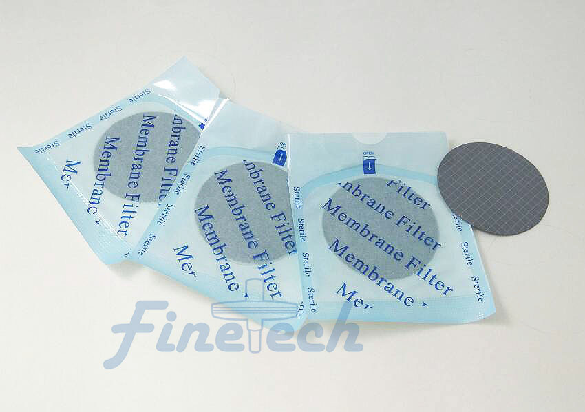 Màng lọc MCE màu đen tiệt trùng 47mm x 0.45um dạng lưới trắng Finetech M-MCE047G045I-WG